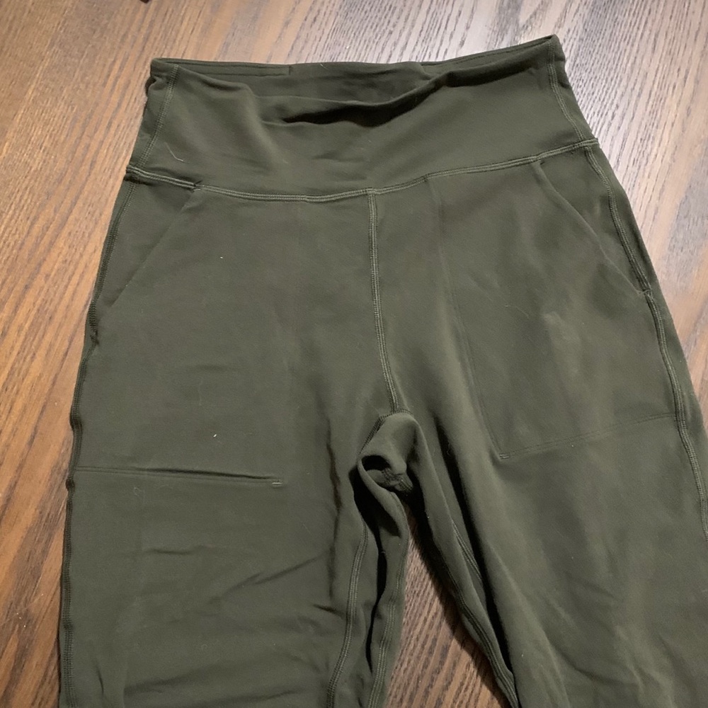 Align cropped jogger